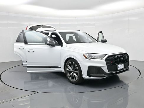 Used 2023 Audi SQ7 Prestige w/ Prestige Package image 25