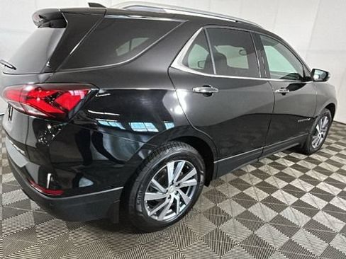 Used 2023 Chevrolet Equinox Premier AWD/4WD image 2