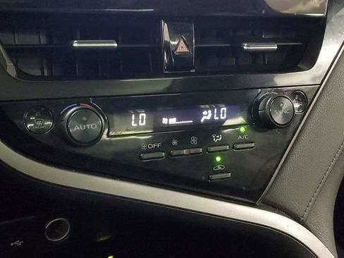 Used 2022 Toyota Camry XSE image 28