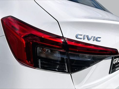 Used 2024 Honda Civic Sport image 29