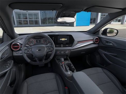 Used 2026 Chevrolet Trax RS w/ Driver Confidence Package image 15