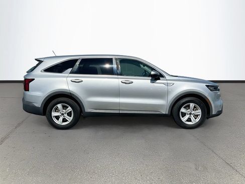 Used 2022 Kia Sorento LX FWD image 8