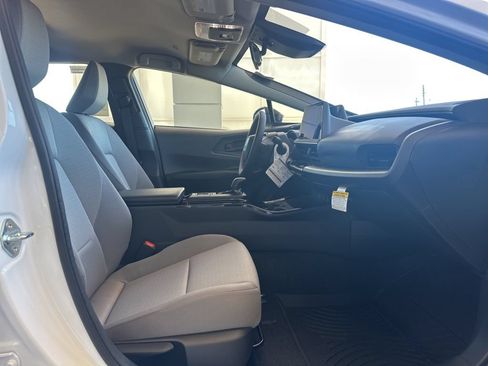 New 2026 Toyota Prius FWD image 13