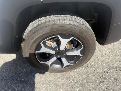 Used 2019 Jeep Renegade Trailhawk w/ LED Lighting Group AWD/4WD image 9