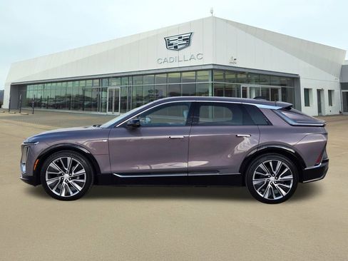 Certified 2025 Cadillac Lyriq Luxury image 3