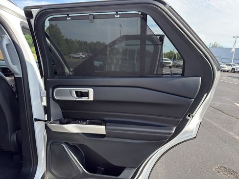 Used 2020 Ford Explorer Limited RWD image 13