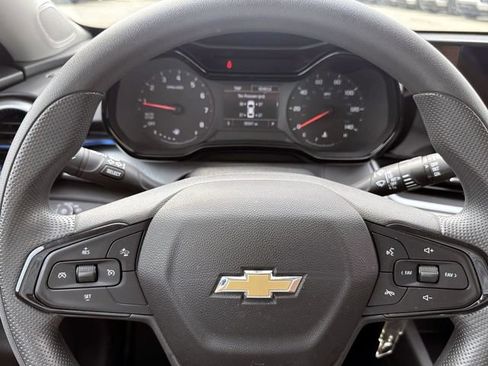 Certified 2024 Chevrolet Trax LS w/ LS Convenience Package FWD image 19