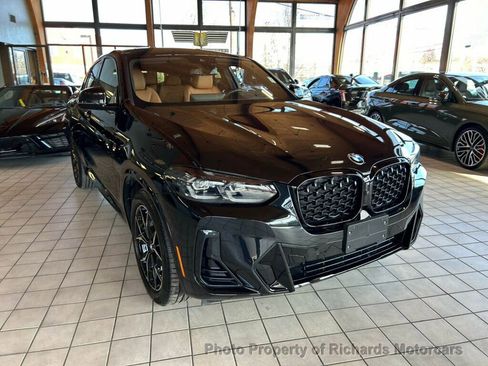 Used 2025 BMW X4 xDrive30i image 4