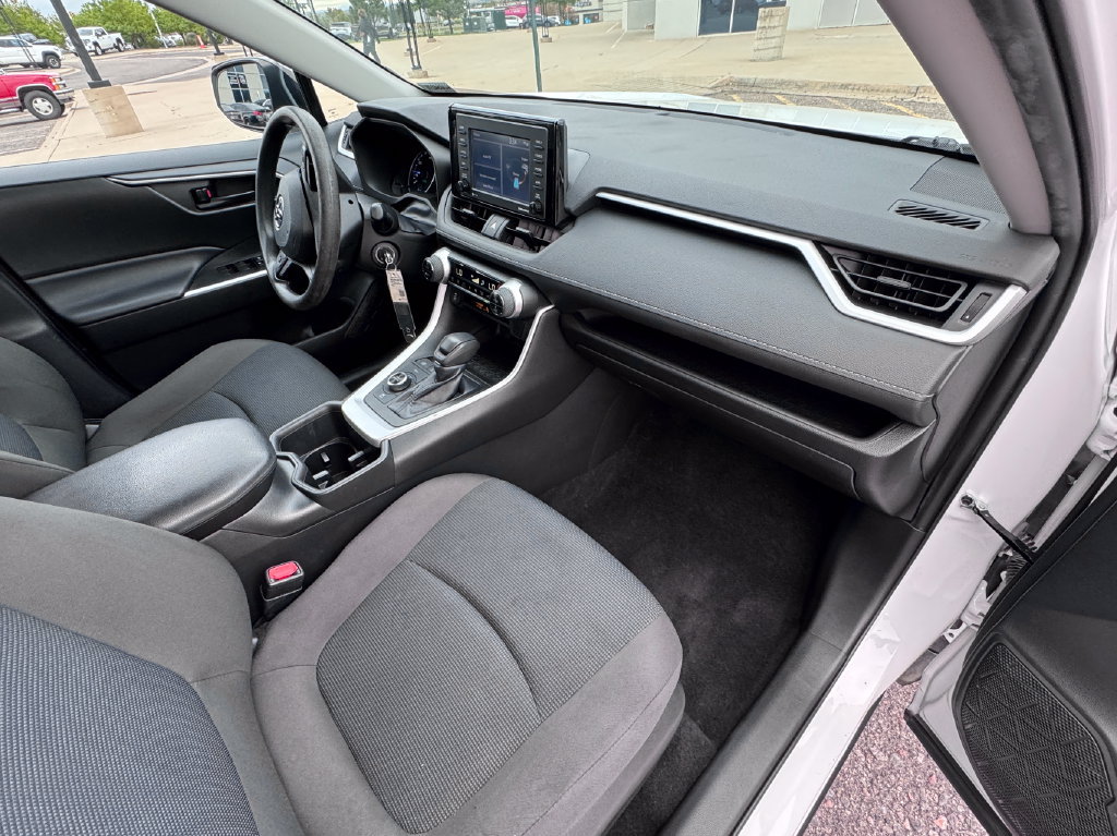 Used 2022 Toyota RAV4 LE AWD/4WD image 38