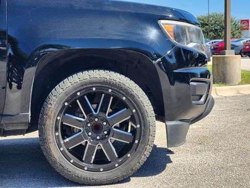 Used 2017 Chevrolet Colorado W/T RWD image 9
