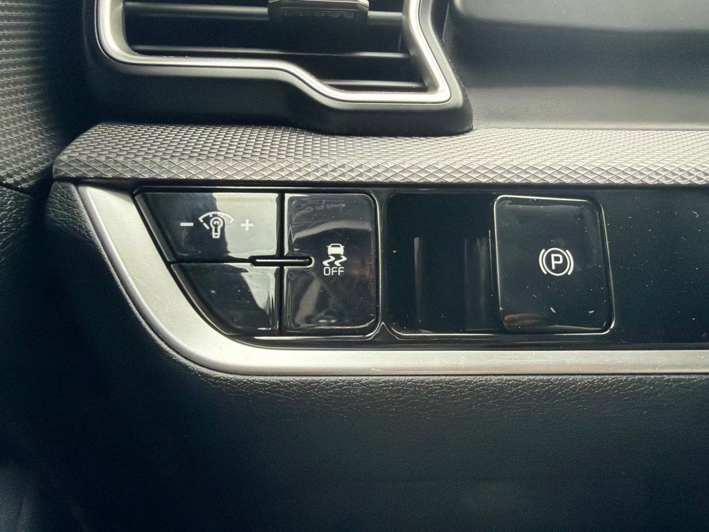 Used 2023 Kia Sportage LX FWD image 35