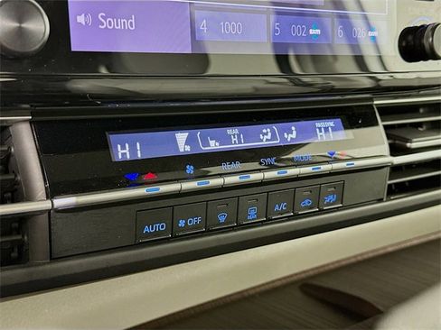 Used 2021 Toyota Sienna LE image 22