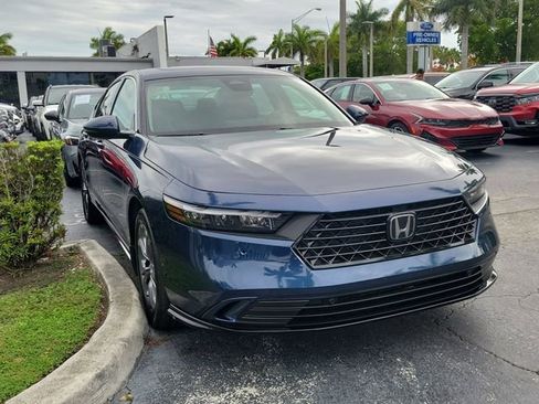 Used 2025 Honda Accord EX-L image 2