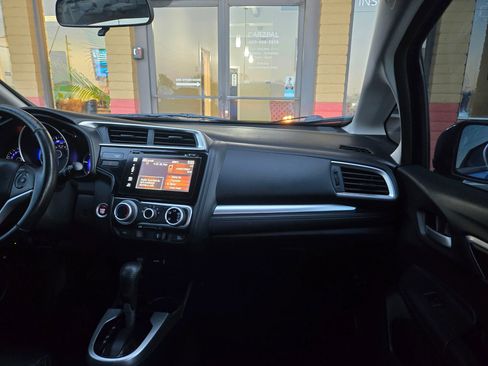 Used 2015 Honda Fit EX image 37