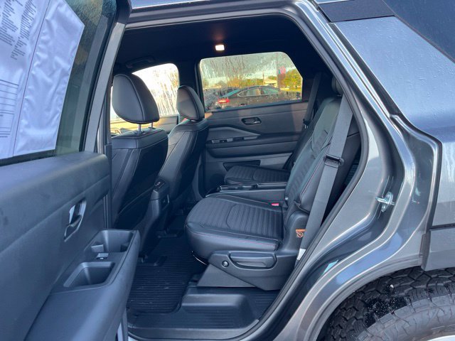 Used 2024 Nissan Pathfinder Rock Creek AWD/4WD image 10