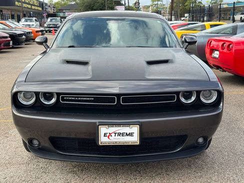 Used 2017 Dodge Challenger GT w/ Driver Convenience Group image 2