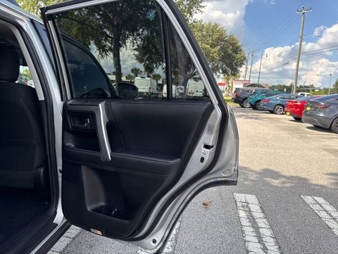 Used 2022 Toyota 4Runner SR5 image 19