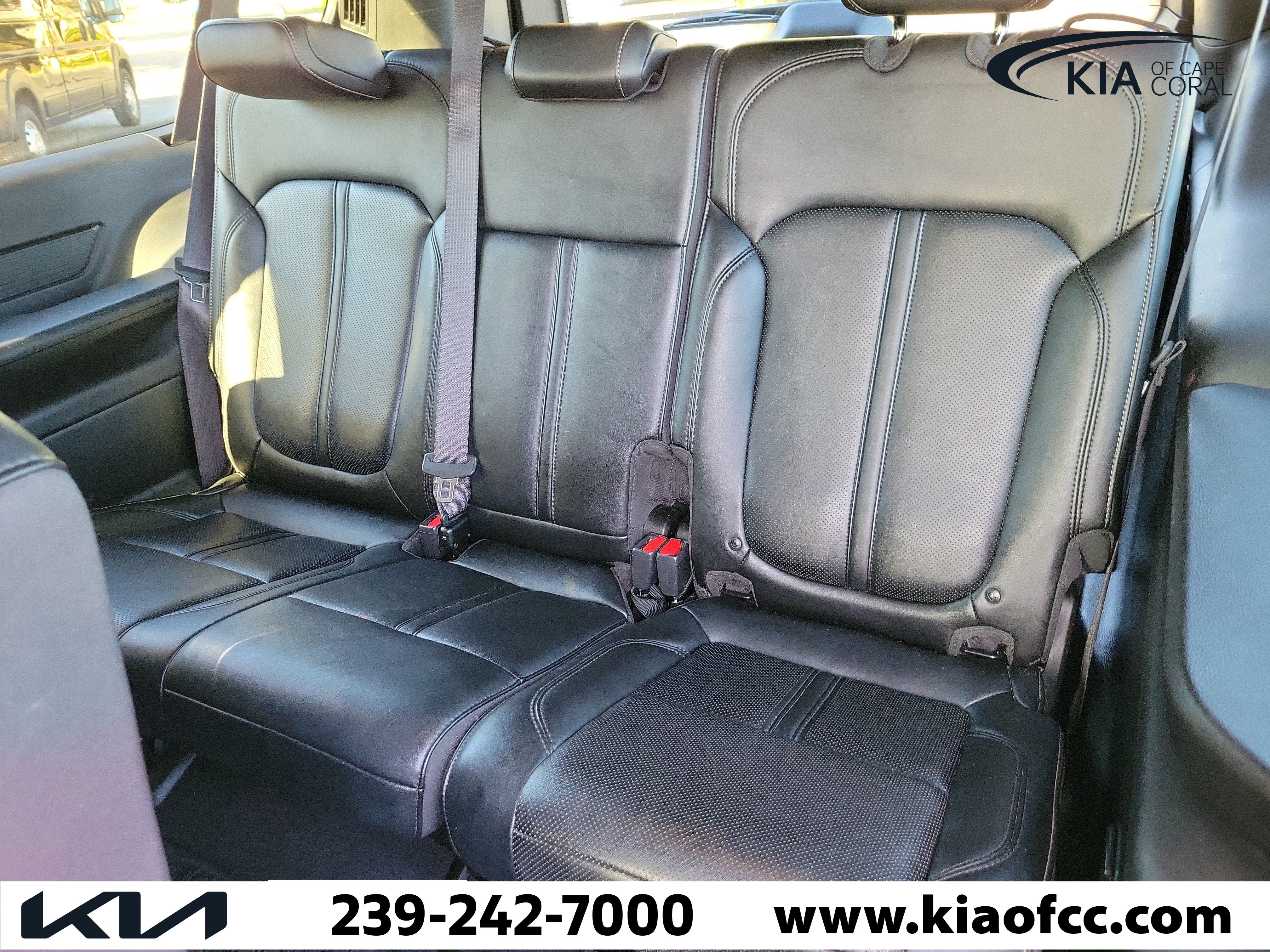 Used 2024 Jeep Wagoneer L Series III w/ Flexible Seating Group AWD/4WD image 13