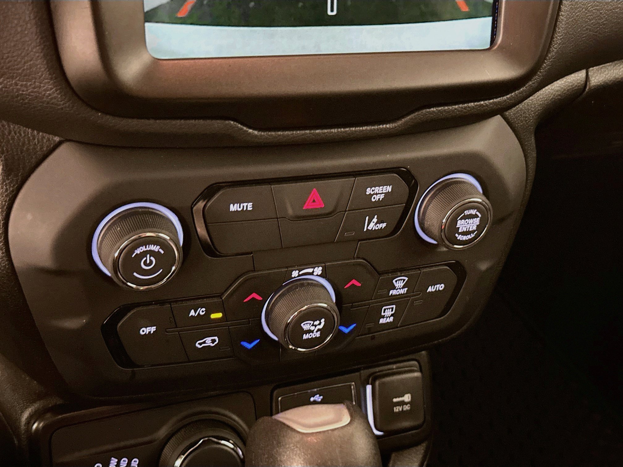 Used 2023 Jeep Renegade Altitude AWD/4WD image 24