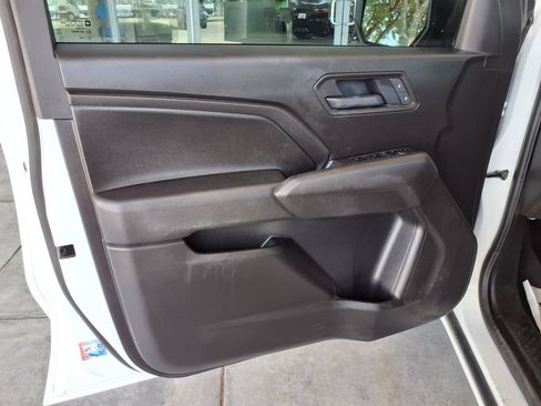 Used 2025 Chevrolet Colorado W/T w/ Advanced Trailering Package AWD/4WD image 18