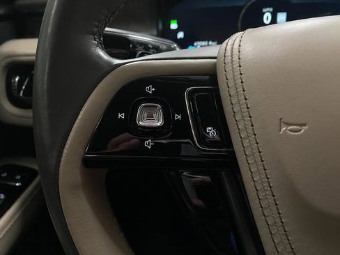 Used 2021 Lincoln Aviator Reserve w/ Equipment Group 201A image 17