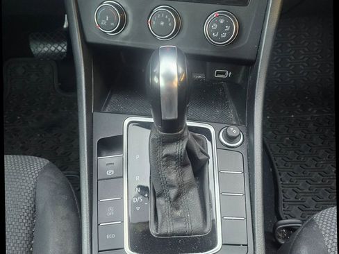 Used 2019 Volkswagen Jetta S w/ Driver Assistance Package image 28