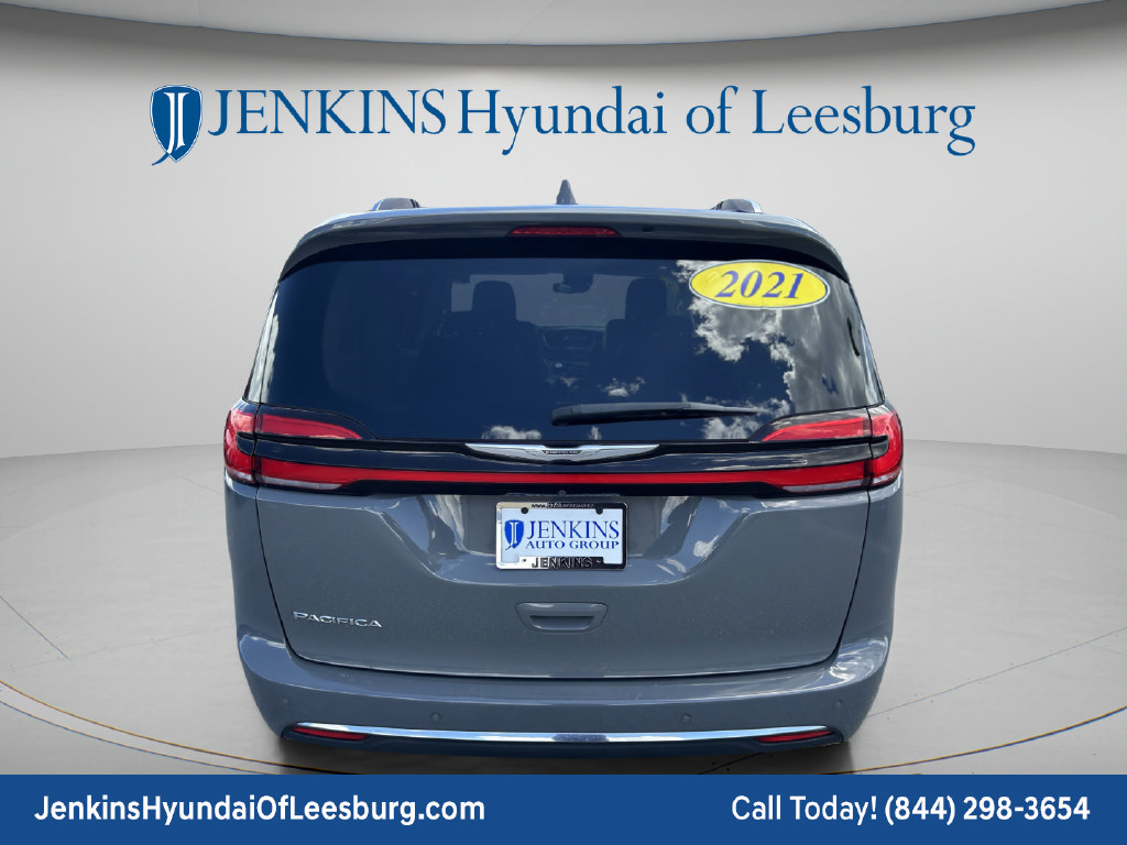 Used 2021 Chrysler Pacifica Touring-L FWD image 6