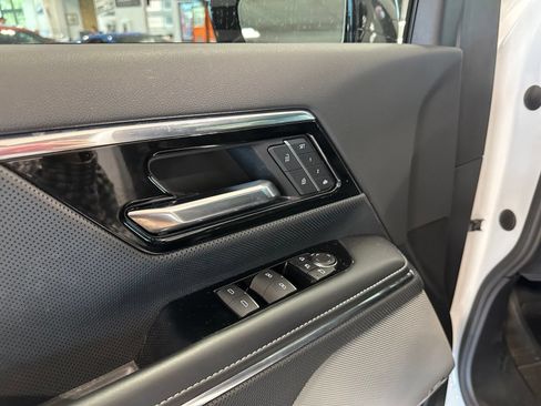 Used 2025 GMC Sierra EV Denali AWD/4WD image 12