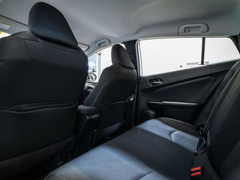 Used 2020 Toyota Prius LE image 29