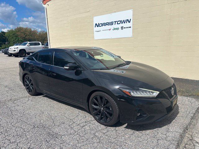 Used 2021 Nissan Maxima SR w/ Sport Mat Group FWD image 2