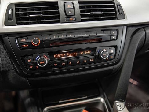 Used 2014 BMW 320i xDrive Sedan image 29