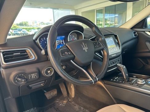 Used 2020 Maserati Ghibli image 12