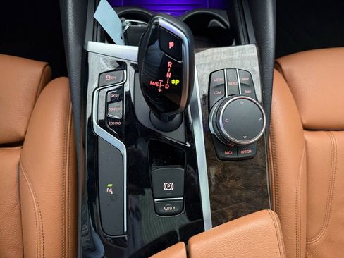 Used 2019 BMW 530i w/ Convenience Package image 27