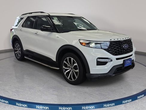 Certified 2022 Ford Explorer ST-Line AWD/4WD image 3