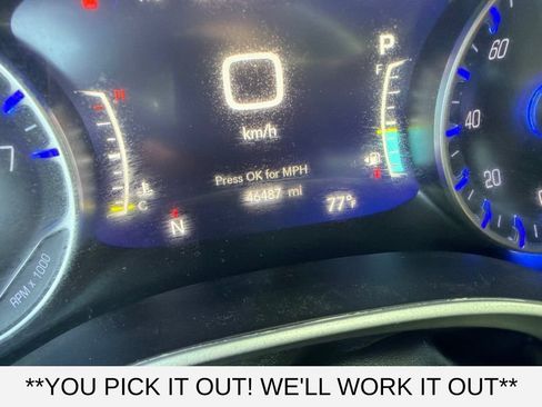Used 2025 Chrysler Pacifica Select FWD image 13