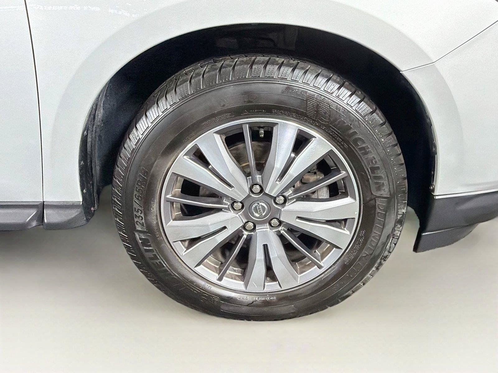 Used 2019 Nissan Pathfinder SV AWD/4WD image 35