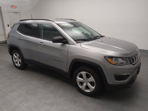 Used 2019 Jeep Compass Latitude w/ Popular Equipment Group AWD/4WD image 11