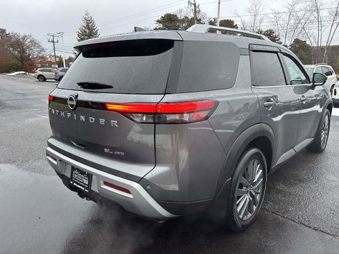 Used 2025 Nissan Pathfinder SL w/ SL Premium Package image 3