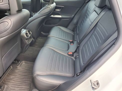 Used 2025 Mercedes-Benz GLC 43 AMG 4MATIC image 12