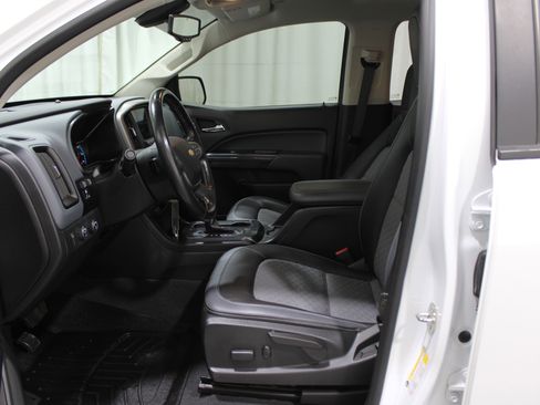 Used 2019 Chevrolet Colorado Z71 image 3