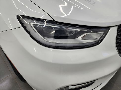 Used 2024 Chrysler Pacifica Touring-L image 22