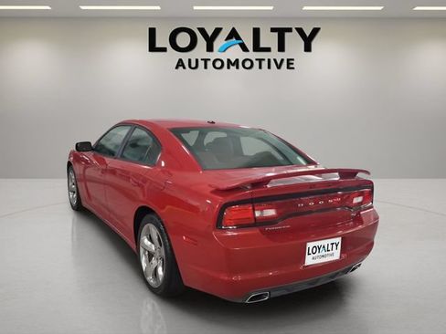 Used 2011 Dodge Charger R/T RWD image 3