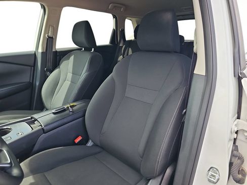 Used 2024 Nissan Rogue S FWD image 15
