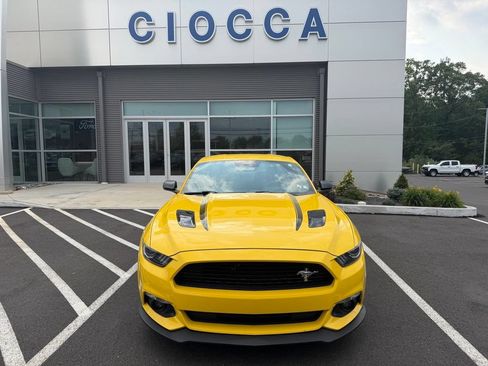 Used 2016 Ford Mustang GT Premium w/ Equipment Group 401A RWD image 4