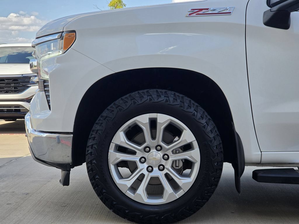 Used 2023 Chevrolet Silverado 1500 LTZ w/ LTZ Convenience Package II AWD/4WD image 7