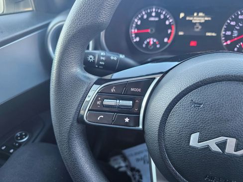 Used 2023 Kia Forte LXS w/ LXS Technology Package image 18