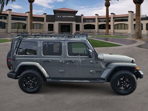 Used 2020 Jeep Wrangler Unlimited Sahara AWD/4WD image 9