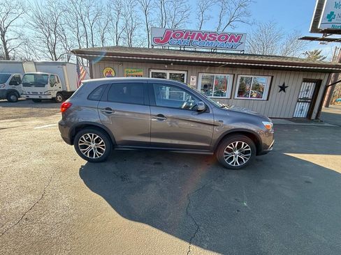 Used 2018 Mitsubishi Outlander Sport ES image 2