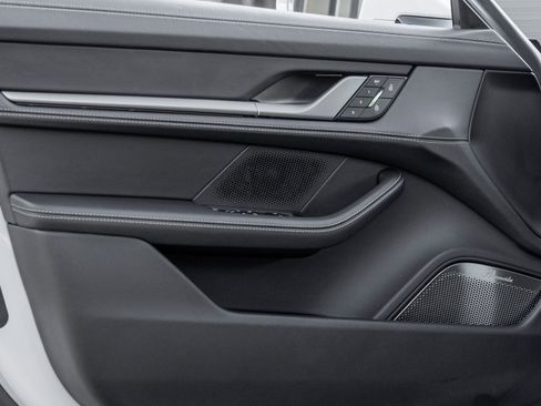 New 2026 Porsche Taycan Turbo image 18