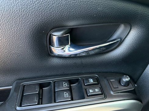Used 2019 Nissan Titan SV w/ SV Convenience Package AWD/4WD image 34